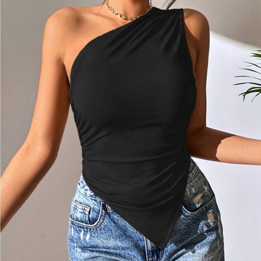 SHEIN - Black One Shoulder Ruched Asymmetrical Hem Top (Size: L 8/10)
